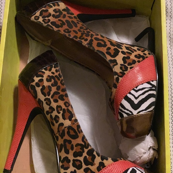 Cute pair of heels - Picture 2 of 2